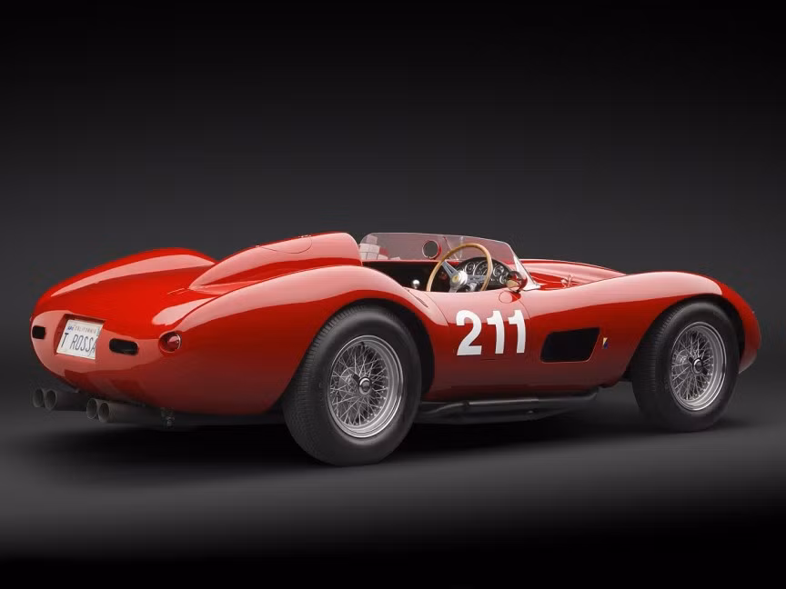 5. Ferrari 625 1957 rất nhẹ, trọng lượng dưới 1 tấn, chỉ 2 chiếc được sản xuất nên nó rất hiếm. Vào thời điểm đó, Ferrari 625 là một trong những chiếc xe nhanh nhất nước Ý, nổi tiếng với thiết kế phức tạp nhưng tuyệt đẹp của nó. 625 được bán tại một cuộc đấu giá ở Monaco trong năm 2012 với giá hơn 6 triệu USD.