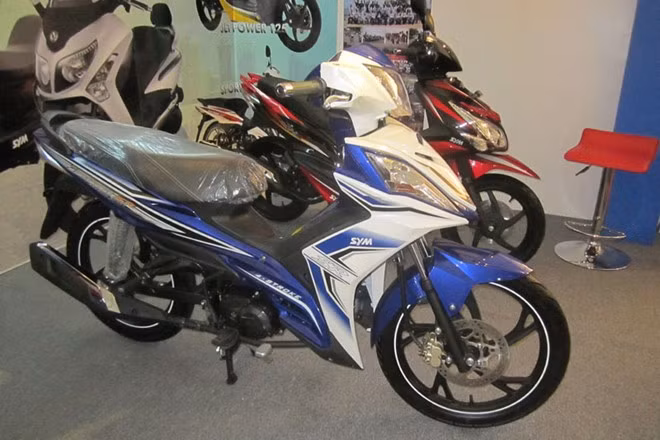 Bonus Sport SR và Jet Power 125 là 2 mẫu xe mới thuộc dòng xe số và xe tay ga với thiết kế thể thao và phong cách được SYM giới thiệu tại thị trường Đông Nam Á. Mẫu xe số Bonus Sport SR (ảnh) được trang bị động cơ 110 phân khối.