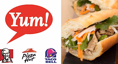 Mỗi chiếc bánh mì kẹp xúc xích hoặc thịt nướng, dưa góp, rau mùi và được bán với giá 5,95-6,95 USD (tương đương gần 120.000 đến 140.000 đồng).