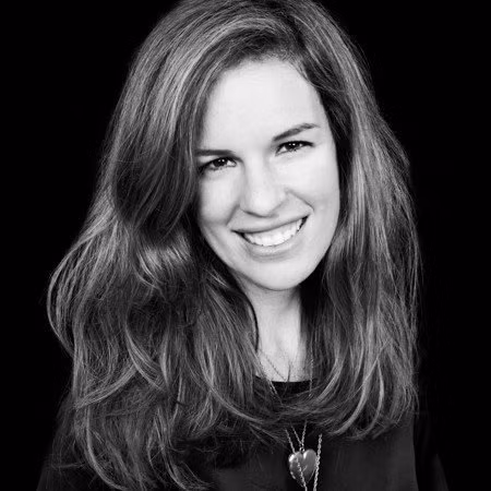 10. Erika Nardini, Giám đốc Marketing chuyên nghiệp (CMO) tại công ty AOL Advertising. Trước khi trở thành CMO tại AOL, Nardini từng là giám đốc cấp cao của Microsoft, phó giám đốc sản phẩm tại Yahoo!. Cô đã làm việc với AOL Advertising mới chỉ được hơn một năm và chịu trách nhiệm của tất cả các hoạt động tiếp thị. Doanh thu quảng cáo quý 2 của công ty đạt 451,7 triệu USD, tăng 20% so với năm trước.