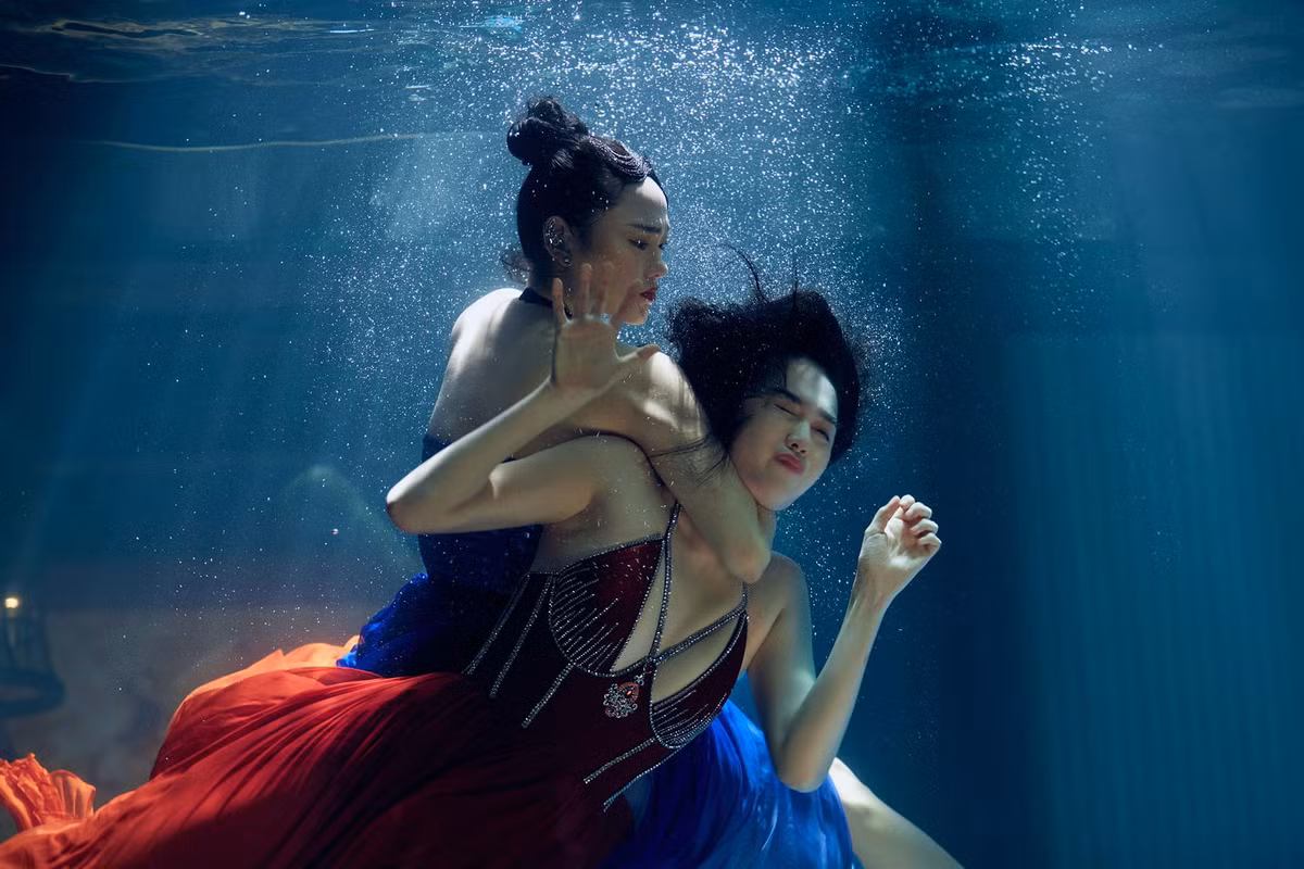 'Chi chi em em 2' di nguoc binh dang gioi, miet thi phai nu-Hinh-2