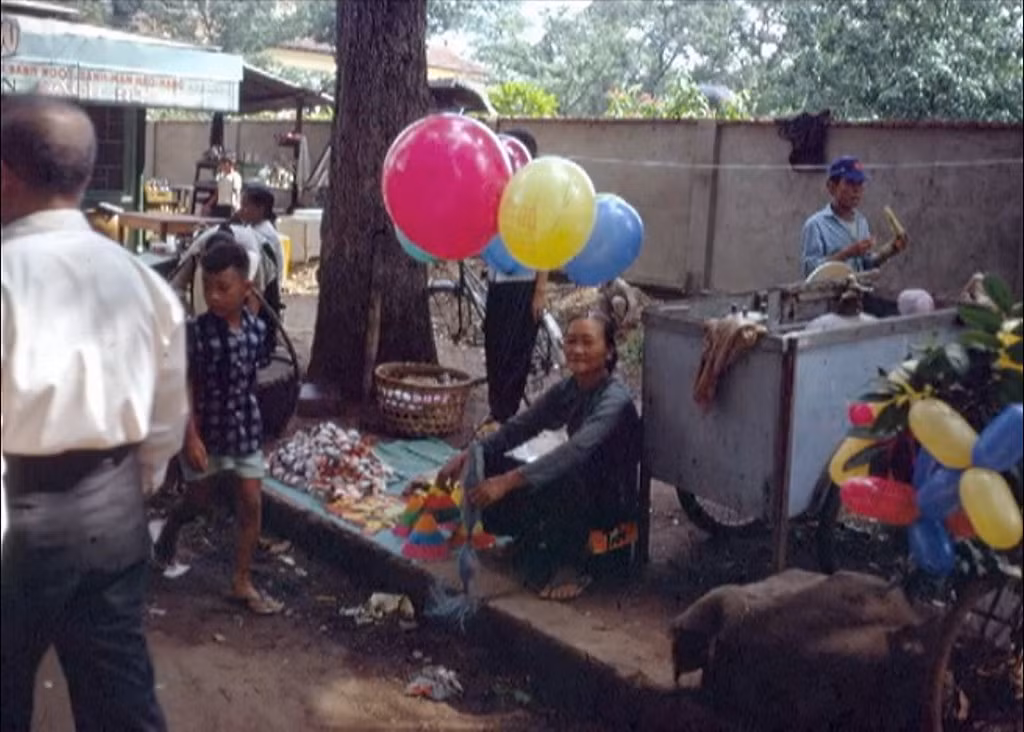 Hàng quán ở Thảo Cầm Viên.