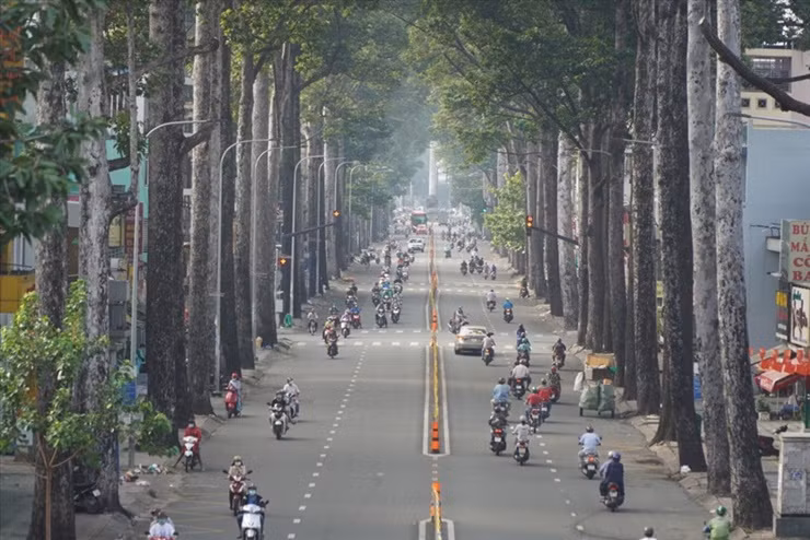 Trong năm 2022, TP HCM phấn đấu tăng trưởng GRDP từ 6%-6,5%.