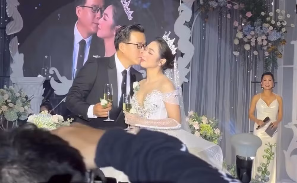 'Vua ca Koi' de lai tai san cho vo cu, Ha Thanh Xuan phan ung sao?