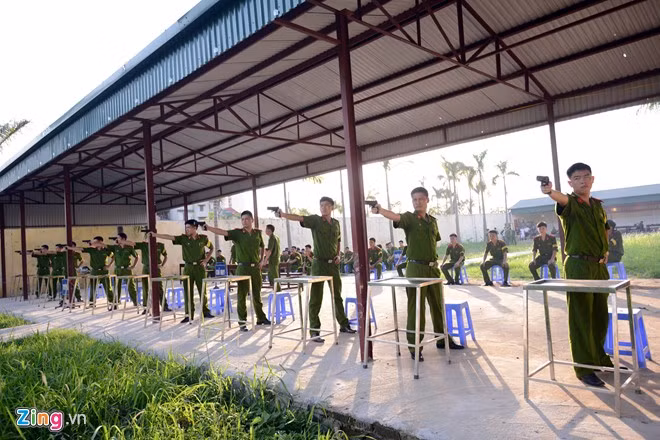 Để phục vụ cho công tác học tập của các chiến sĩ cảnh sát tương lai, trong khuôn viên của học viện còn có khu trường bắn thực địa và điện tử.