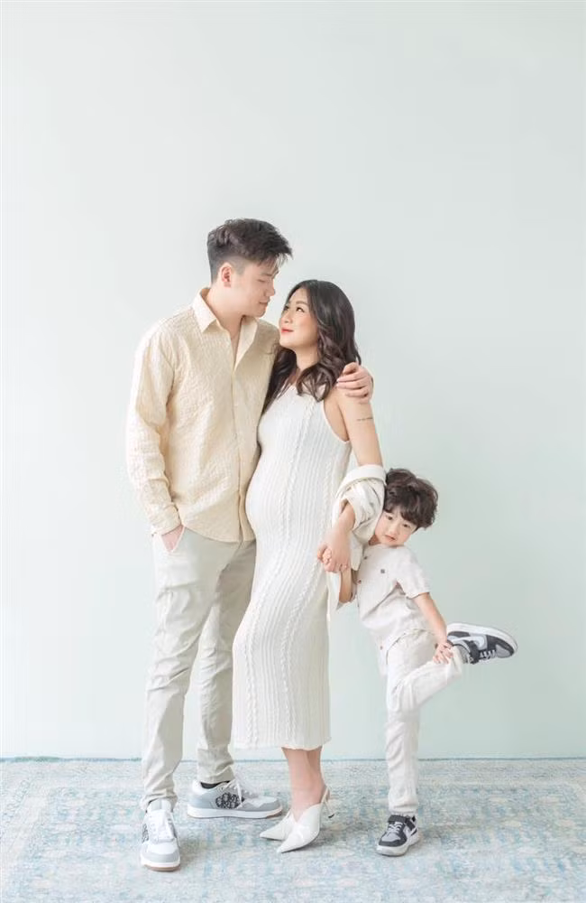 Trang Lou khoe qua sinh nhat tuoi 26 bang sieu xe hon 4 ty-Hinh-2