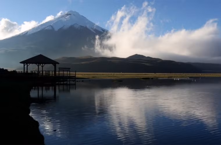 Đứng thứ 7 trong danh sách là Ecuador. Quần đảo Galapagos tại đây nổi tiếng thế giới với các loài động vật hoang dã độc đáo như 1.600 loài chim, 4.000 loại hoa lan... và là địa danh đầu tiên được UNESCO đưa vào danh sách di sản thế giới.