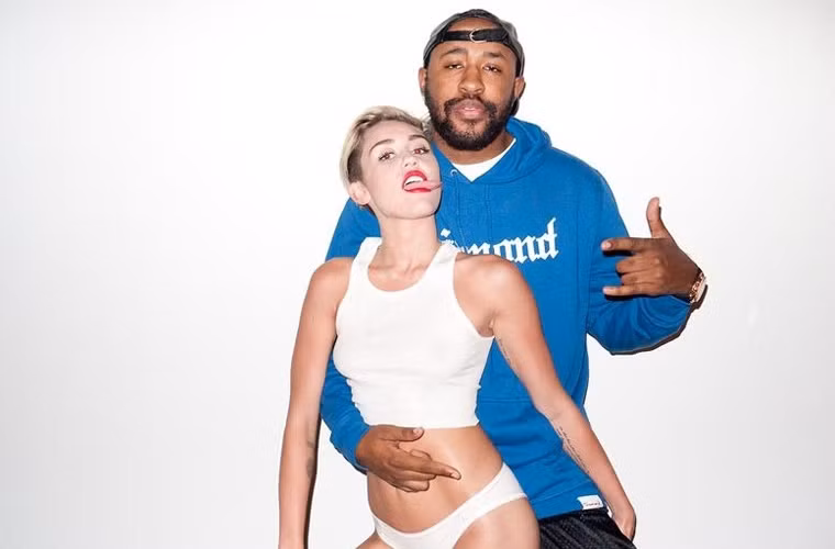 Miley Cyrus và nhà sản xuất âm nhạc Mike Will Made It rộ tin đồn hẹn hò sau khi Mike sản xuất cho Miley một vài bản hit trong album Bangerz. Nhiều nguồn tin cho hay bố mẹ Miley cũng rất thân thiết với Mike Will Made It, nhưng sau đó mối tình tin đồn này cũng lặn mất tăm như chưa bao giờ tồn tại.