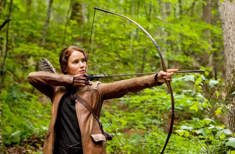 Jennifer Lawrence – Nữ anh hùng phim hành động có doanh thu cao nhất. Kể từ khi vào vai Katniss Everdeen trong phim "The Hunger Game", Jennifer Lawrence đã ghi danh mình ở Hollywood. Hai bộ phim đầu của loạt phim này đạt doanh thu hơn 1,52 tỷ USD trên toàn cầu và phim hứa hẹn sẽ mang về thêm nữa doanh thu bởi nó còn hai phần nữa. Hiện tai "Catching Fire" đang là phim hậu khải huyền có doanh thu cao nhất mọi thời đại với 854 triệu USD. Jennifer Lawrence – Nữ anh hùng phim hành động có doanh thu cao nhất. Kể từ khi vào vai Katniss Everdeen trong phim "The Hunger Game", Jennifer Lawrence đã ghi danh mình ở Hollywood. Hai bộ phim đầu của loạt phim này đạt doanh thu hơn 1,52 tỷ USD trên toàn cầu và phim hứa hẹn sẽ mang về thêm nữa doanh thu bởi nó còn hai phần nữa. Hiện tai "Catching Fire" đang là phim hậu khải huyền có doanh thu cao nhất mọi thời đại với 854 triệu USD.