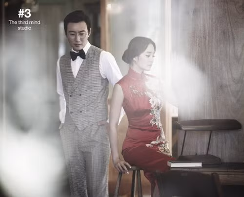 Đây là cuộc hôn nhân thứ 2 của Chae Rim sau khi ly hôn với người chồng đầu, nam ca sĩ Lee Seung Hwan, hơn cô 14 tuổi, vào năm 2003 sau ba năm chung sống.
