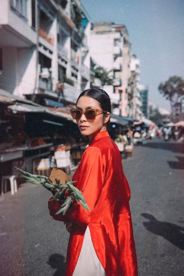 Ha Tang dien ao dai Tet, khi chat chuan dau hao mon-Hinh-3