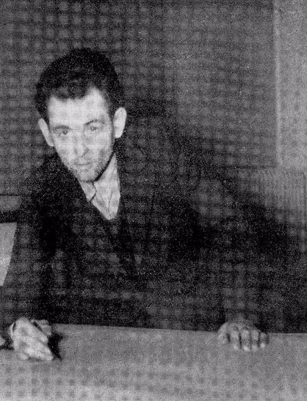 Elser ký biên bản nhận tội vào ngày 15/11/1939. Tuy nhiên, trùm phát xít Hitler không tin một người Đức dám ám sát y và khăng khăng khẳng định Elser đang làm việc cho cơ quan tình báo Anh.