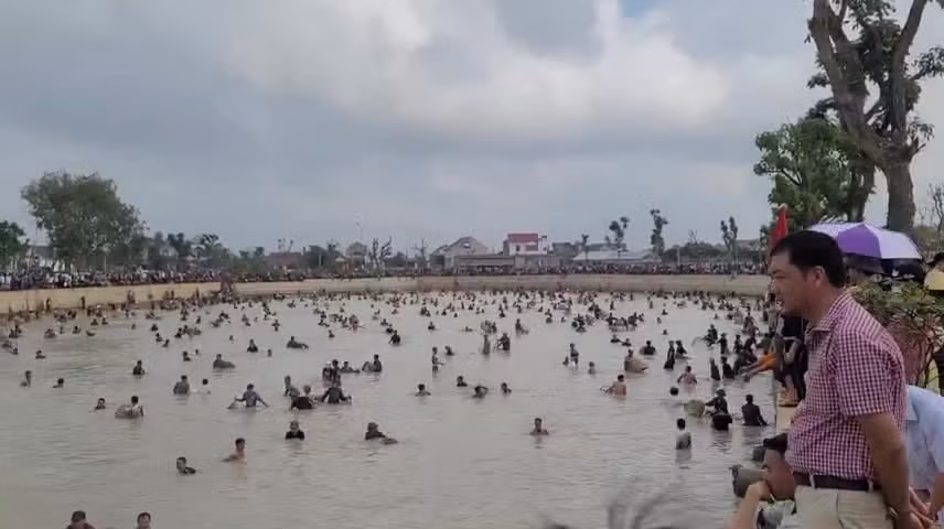 Ông Lê Văn Hoan, Chủ tịch UBND xã Xuân Thọ, huyện Triệu Sơn cho biết, đây là lần đầu tiên xã tổ chức lễ hội bắt cá hồ Cầu Bè. Mục đích là để bảo tồn, phát triển giá trị văn hóa của địa phương, tạo không khí vui vẻ, phấn khởi đón Xuân.