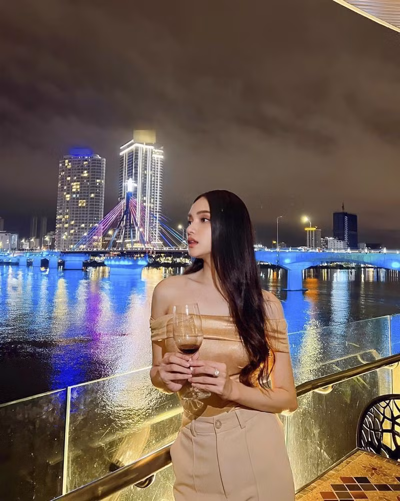 Clip: Huong Giang bung xoa lay loi, nhay quen loi ve