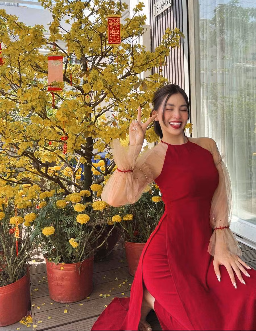 Màu son được chị em showbiz Việt lăng xê nhiều nhất trong dịp lễ Tết vừa qua - Hình 3 Mau son duoc chi em showbiz Viet lang xe nhieu nhat trong dip le Tet vua qua-Hinh-3