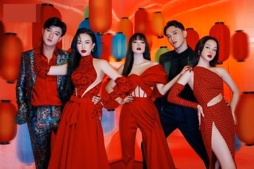 Màu son được chị em showbiz Việt lăng xê nhiều nhất trong dịp lễ Tết vừa qua Mau son duoc chi em showbiz Viet lang xe nhieu nhat trong dip le Tet vua qua