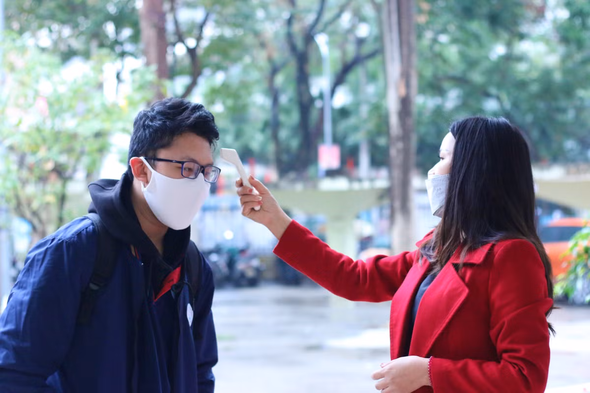 Ngoi truong o Ha Noi lan dau duoc don hoc sinh di hoc truc tiep