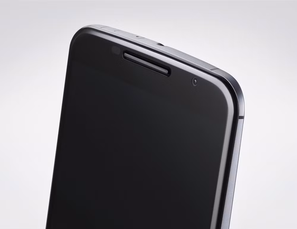 Với những ai yêu thích dòng phablet màn hình lớn, Nexus 6 là lựa chọn khá phù hợp. Bên cạnh đó, người dùng sẽ được sử dụng các tiện ích do hệ điều hành Android 5.0 Lollipop mang lại (phiên bản Android mới nhất mà Google cũng vừa ra mắt).