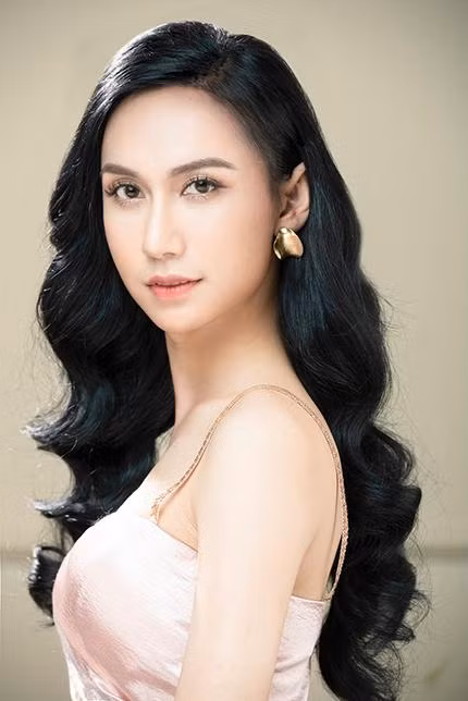 Lynk Lee hau cat yet hau: guong mat nhuan sac, con giong noi the nao?
