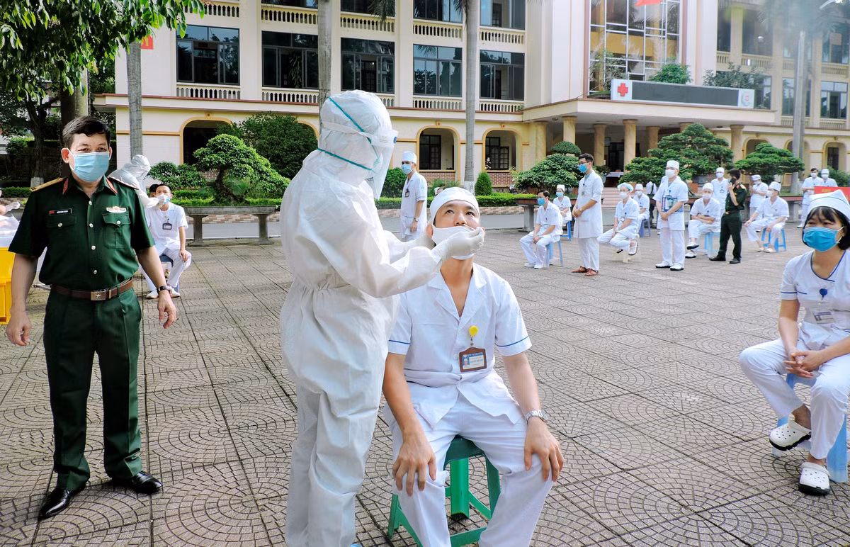 Giám đốc BV Quân y 110 nói gì về 'ảnh ghép' kiểm tra xét nghiệm Covid-19? - Hình 3 Giam doc BV Quan y 110 noi gi ve 'anh ghep' kiem tra xet nghiem Covid-19?-Hinh-3