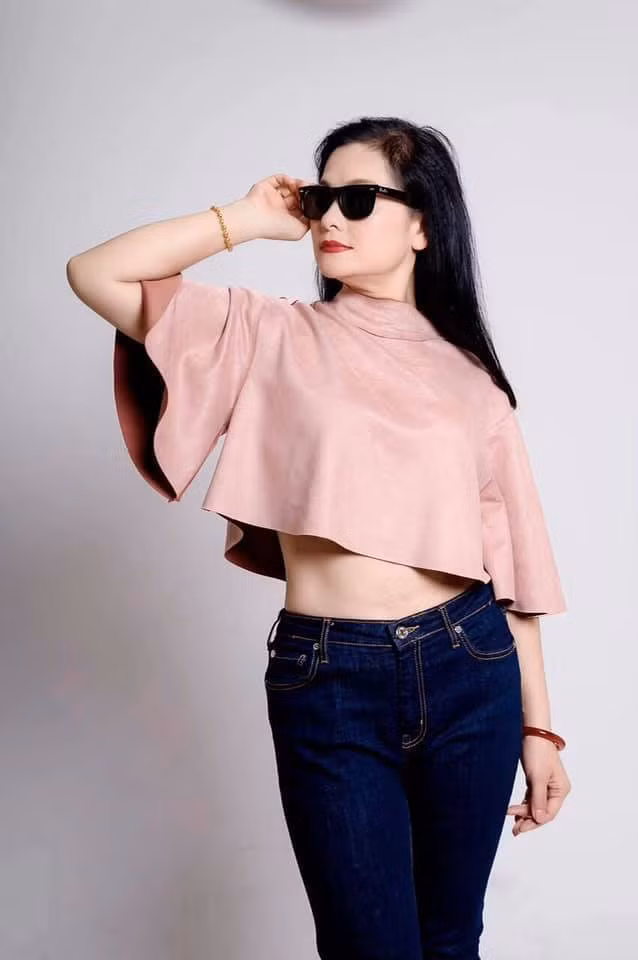 Ngỡ ngàng nhan sắc tuổi 52 của NSND Thu Quế - Hình 7 Ngo ngang nhan sac tuoi 52 cua NSND Thu Que-Hinh-7