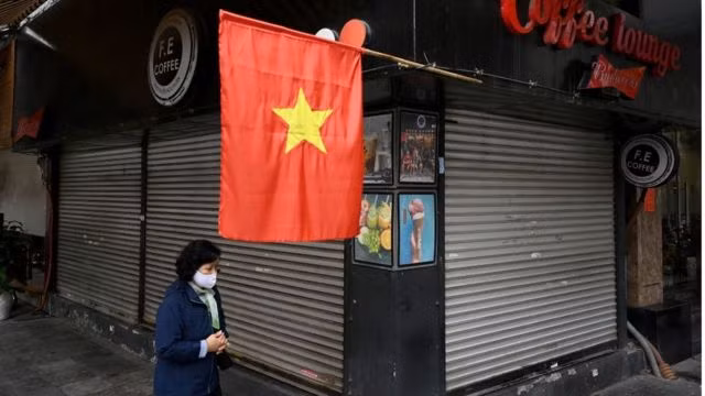 Ha Noi: Dung hoat dong nha hang, co so dich vu an, uong tai cho