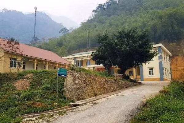 'Diem mat' nhung can bo xa o mien Trung bi bat tren chieu bac