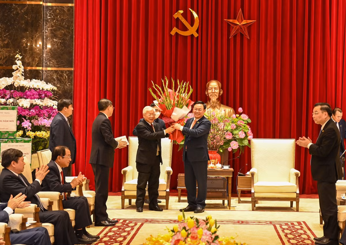 Tổng Bí thư, Chủ tịch nước đã cẩn cáo trước anh linh các vị liệt tổ, liệt tông về những thành tựu to lớn đạt được trong công cuộc xây dựng và bảo vệ Tổ quốc; đồng thời cầu cho quốc thái dân an, nhà nhà ấm no, người người hạnh phúc.