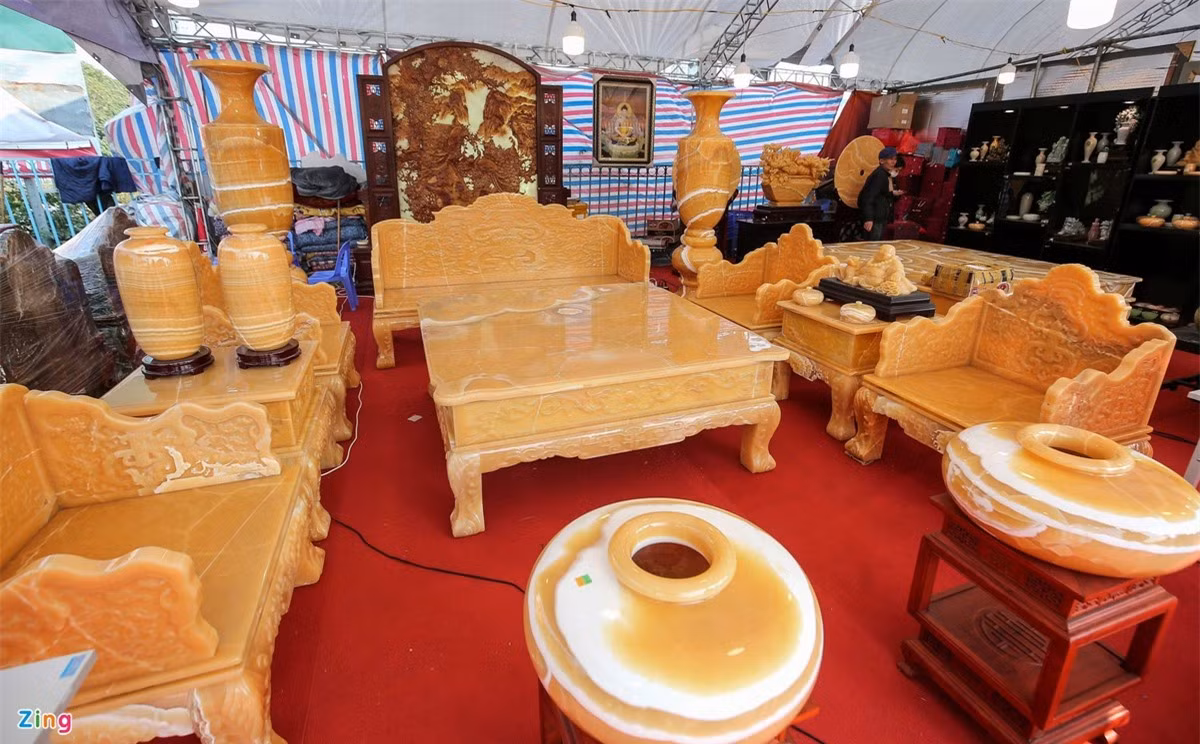 Tận mục bộ bàn ghế gỗ Nu Kháo gần 3 tỷ đồng ở Hà Nội ảnh 6