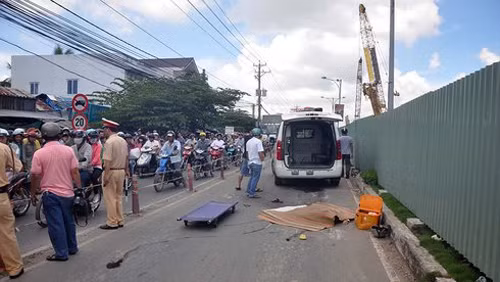 TNGT đã cướp mất hạnh phúc của một gia đình. Giờ đây vợ chết, đứa bé gái 6 tuổi sống cảnh mồ côi mẹ trong khi cha và em chịu cảnh tàn phế... Ảnh: Tuổi trẻ.