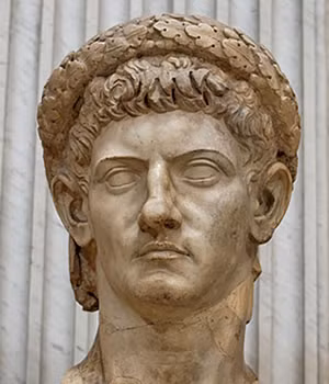 2. Hoàng đế Claudius là một nhà sử học. Thay vì đắm chìm trong rượu chè và những trò may rủi, ông hoàng La Mã này dành nhiều thời gian đọc sách và nghiên cứu. 