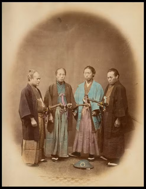 Các Samurai có vai trò, địa vị cao trong quân đội và xã hội trong Mạc phủ Tokugawa. Mạc phủ Tokugawa nắm quyền cai trị Nhật Bản trong hơn 250 năm.
