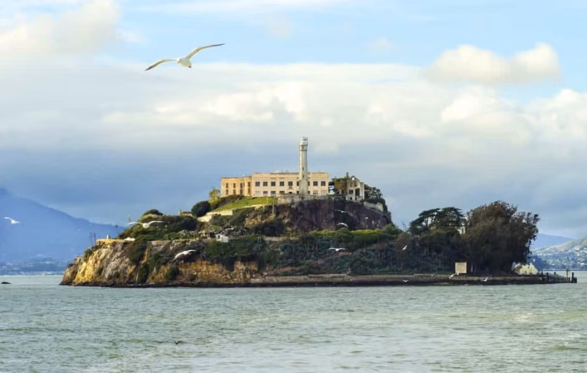 Đảo Alcatraz chính thức trở thành nhà tù liên bang ở Mỹ vào ngày 1/1/1934.
