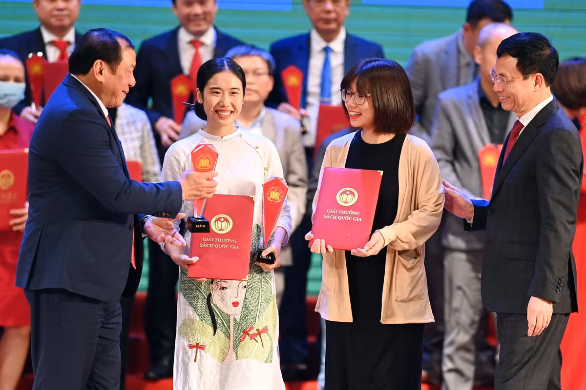 Du doan buc tranh xuat ban nam 2022-Hinh-2