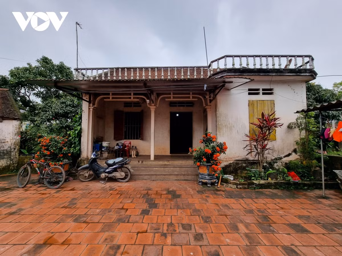 Sinh ra và lớn lên trong một gia đình thuần nông tại vùng quê "nghèo" nhưng Nguyễn Thị Oanh đã không ngừng phấn đấu, vươn lên trở thành một VĐV điền kinh đạt nhiều thành tích cao, làm rạng danh quê hương, Tổ quốc.