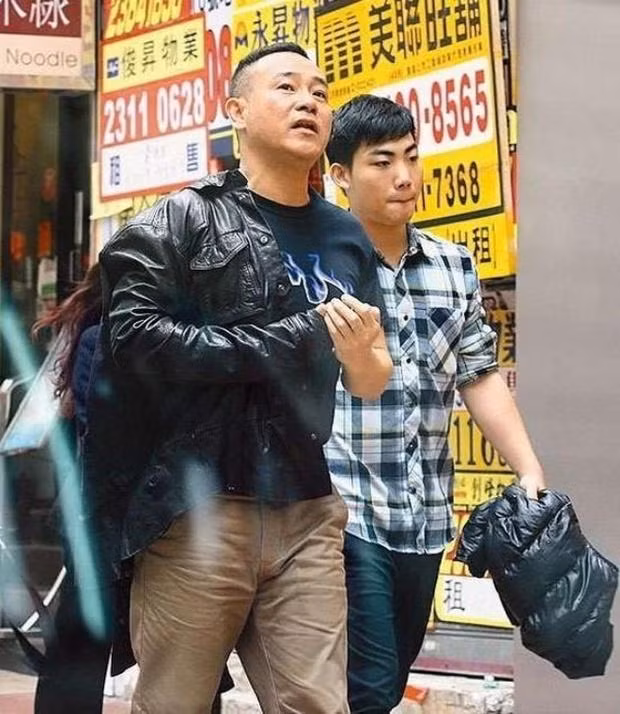 Tài tử hạng A ở Hong Kong sống chật vật lúc về già - Hình 10 Tai tu hang A o Hong Kong song chat vat luc ve gia-Hinh-10