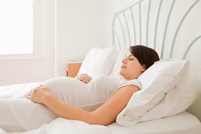 Xuất hiện dấu hiệu bất thường khi mang thai. Các chuyên gia sức khỏe cảnh báo, bà bầu thiếu vitamin K có thể đối diện với tình trạng chảy máu ở ngón tay.