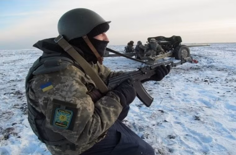 Theo thống kê của Tạp chí Jane's, Ukraine có khoảng trên dưới 400 hệ thống pháo MT-12.