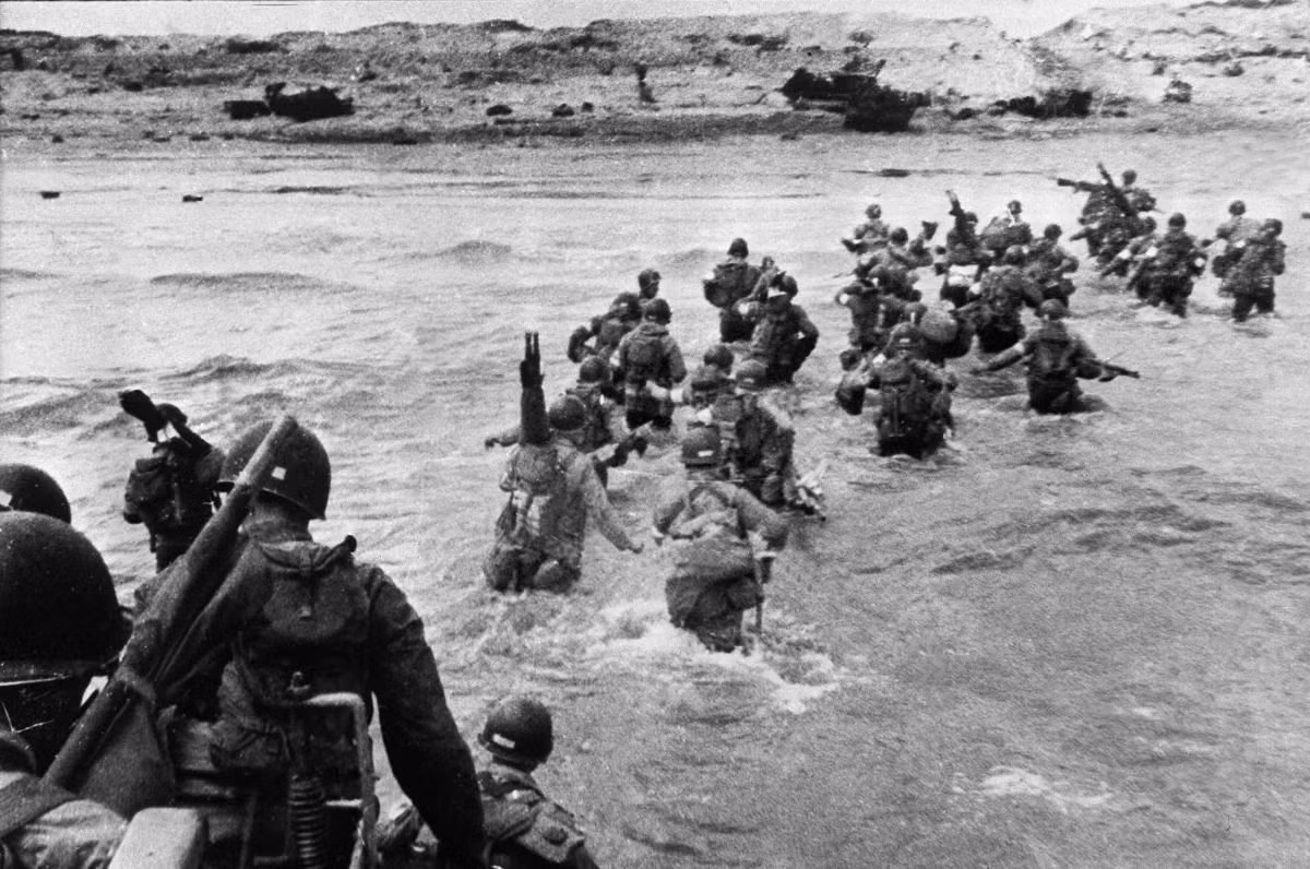 Dù phải chịu nhiều thương vong, cuộc đổ bộ Normandy đã thành công mỹ mãn. Hai tuần sau đó, trái với dự báo ban đầu, một cơn bão tồi tệ hơn đã quét qua eo biển Manche. Và Eisenhower có thể thở phào vì lựa chọn của mình.