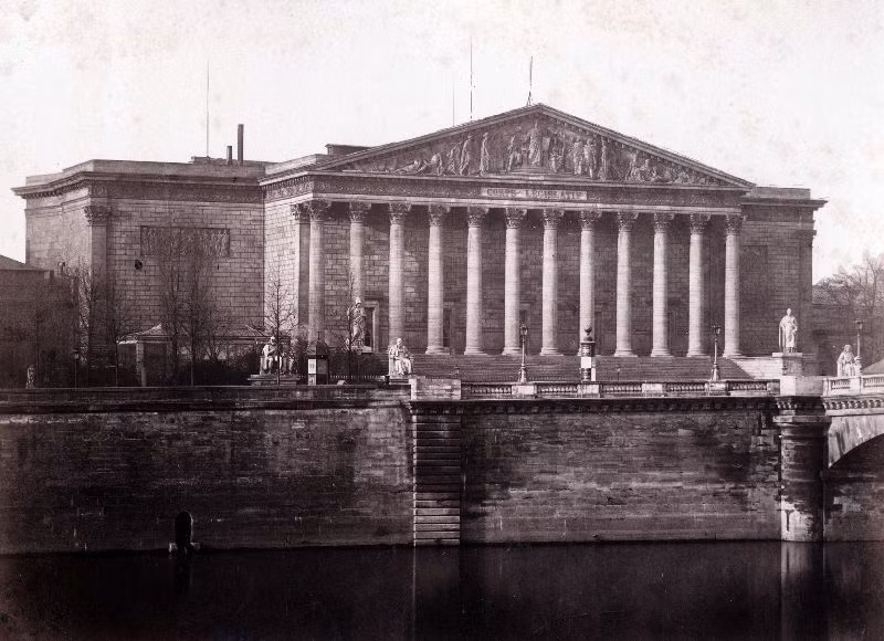 Tòa nhà Quốc hội Pháp ở Paris, 1868.