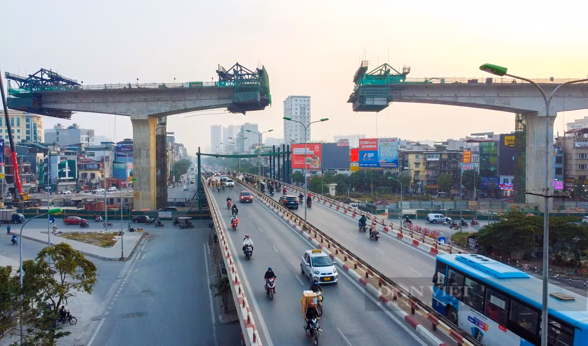 Tại đoạn Ngã tư Vọng, giao thông tại đây được bố trí thành 3 tầng, cao nhất là đường vành đai 2 trên cao với nhịp cầu 28m và dài 90m.