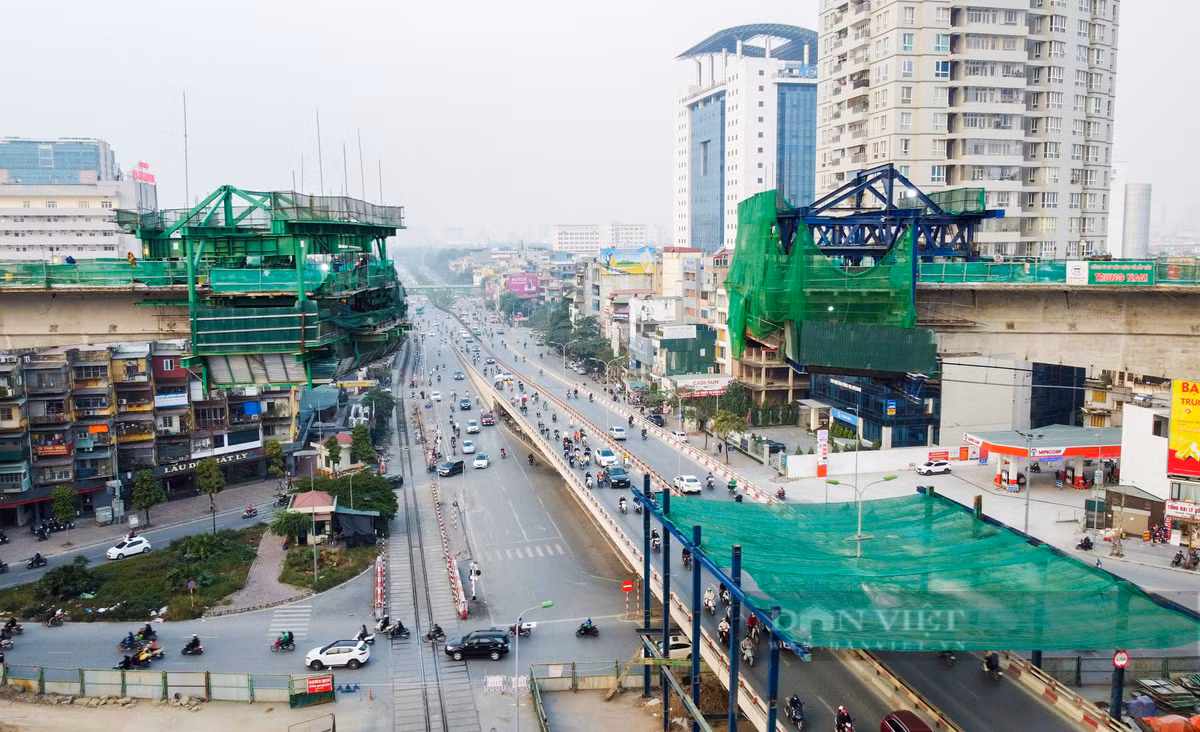 Tại điểm giao cắt phức tạp này, các nhịp cầu cao phải cao tới 28m, hơn gấp 1,5 lần so với các trụ cầu bình thường khác của dự án.