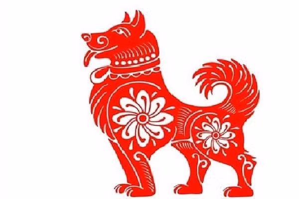 Trong sự nghiệp, người tuổi Tuất trung niên sẽ gặt hái được những thành công vang dội. Những nỗ lực không ngừng nghỉ trong quá khứ sẽ tạo tiền đề vững chắc cho sự thăng tiến vượt bậc.