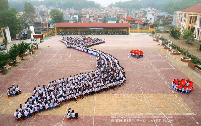 Hình ảnh do tập thể học sinh trường THPT Chuyên Lê Quý Đôn - Thành phố Điện Biên Phủ, tỉnh Điện Biên cùng thực hiện trong chương trình Chung tay bảo vệ biển đảo Việt Nam do Đoàn trường tổ chức.