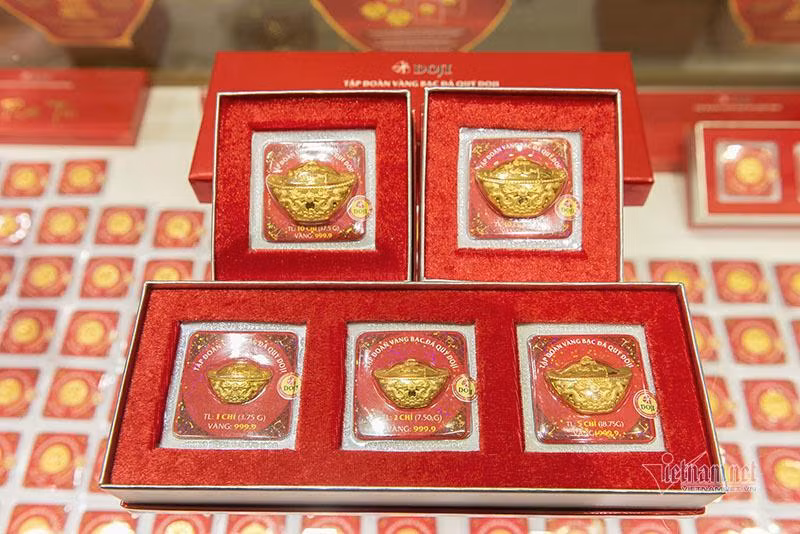Gia vang hom nay 16/5: Da giam chua dung lai