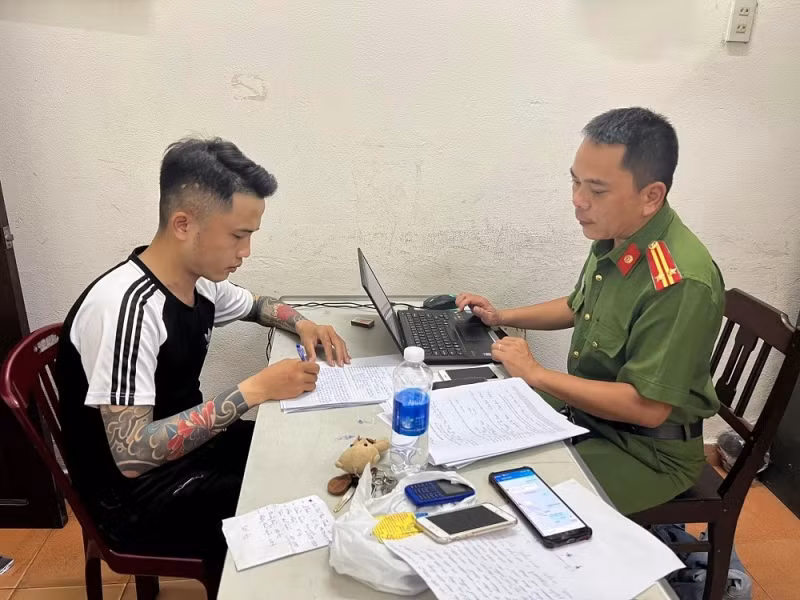Nguoi cho vay lai suat “cat co” len den 365%/nam bi bat