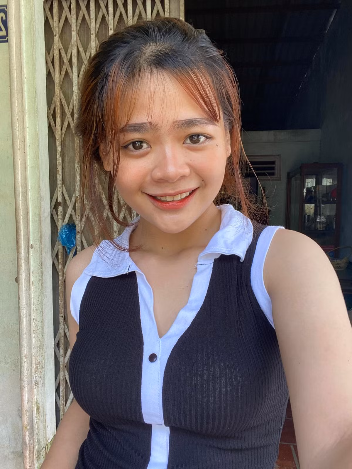 TikToker Lâm Nam Phương làm nhiều việc tốt - Hình 6 TikToker Lam Nam Phuong lam nhieu viec tot-Hinh-6