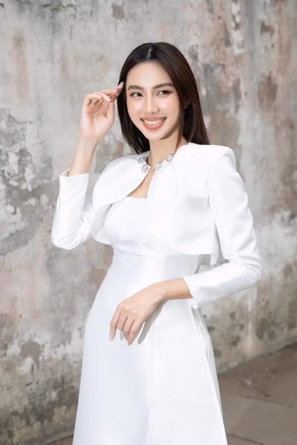 Từ khi đăng quang Hoa hậu Hòa bình Quốc tế, Thùy Tiên nhận được sự quan tâm của công chúng. Nếu như đi sự kiện ăn mặc chỉn chu thì hình ảnh đời thường của Thùy Tiên cũng rất giản dị. Cô được khen ngợi vì sự thân thiện với người hâm mộ.