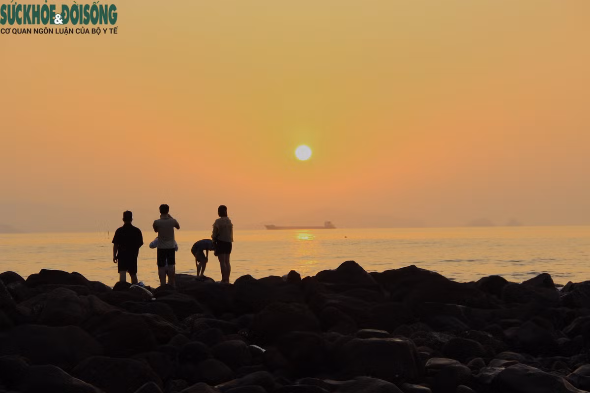 Mỏm đá là một trong những địa điểm check-in tuyệt vời.