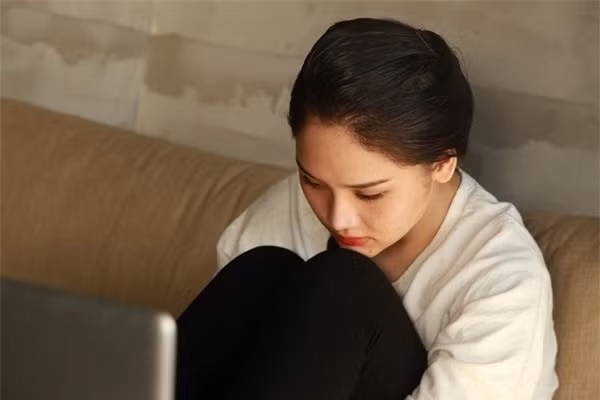 Sai lầm của tôi là bước chân vào phòng chị dâu, bị lợi dụng Sai lam cua toi la buoc chan vao phong chi dau, bi loi dung